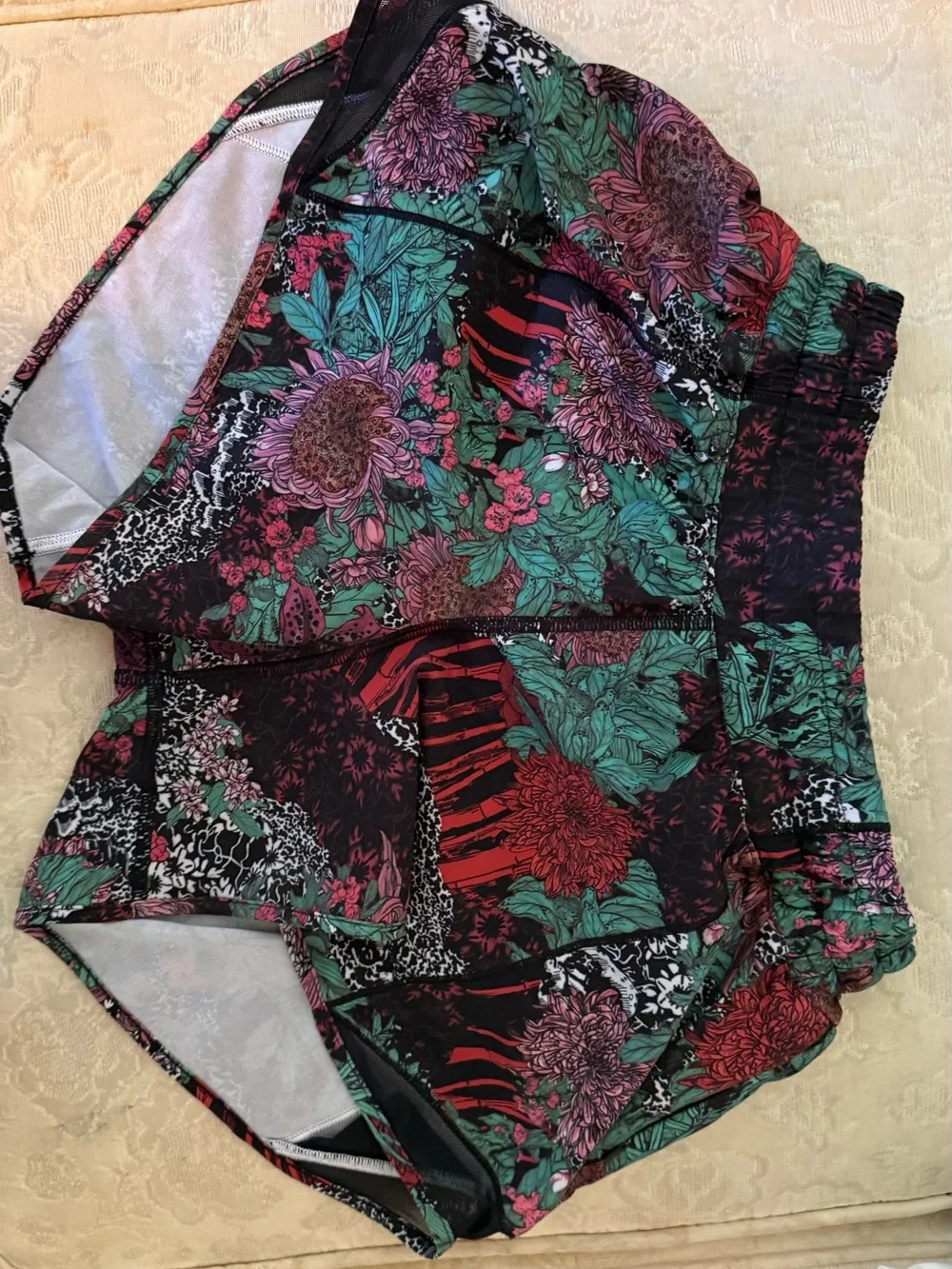 Lululemon shorts - Picture 2 of 4